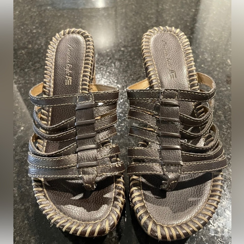 American Eagle Wedge Sandals, Size 6.5 - Picture 4 of 11